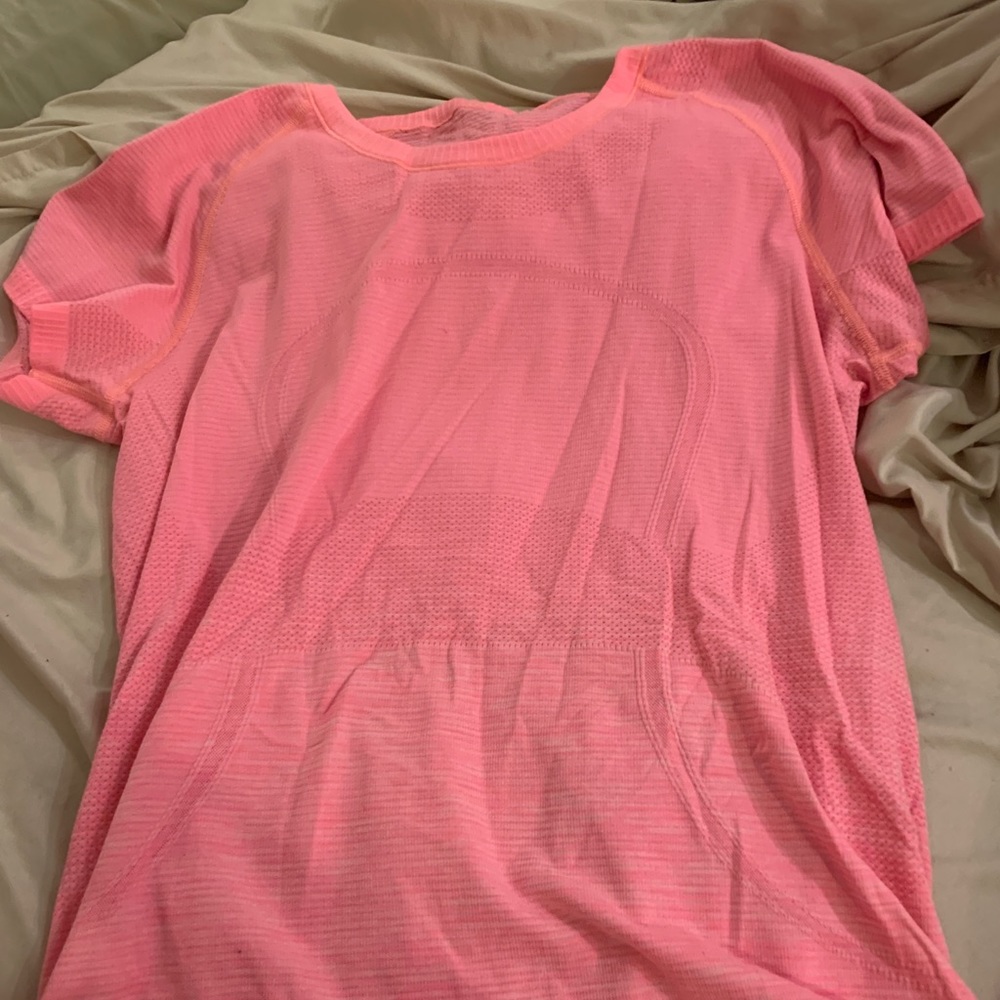 Lululemon t shirt